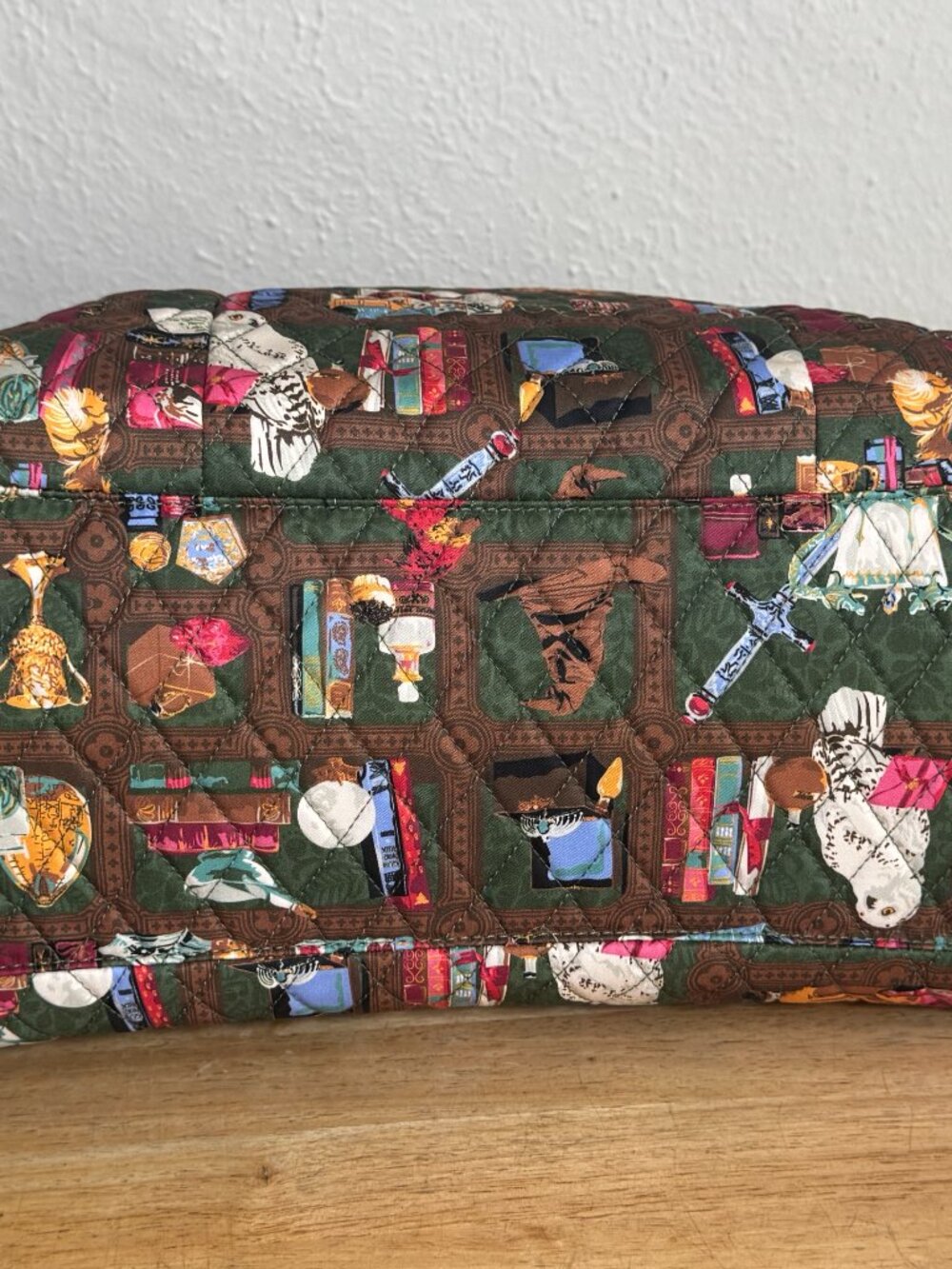 Vera Bradley X Harry Potter Original Zip Tote in Hogwarts Library NWT - Picture 8 of 11